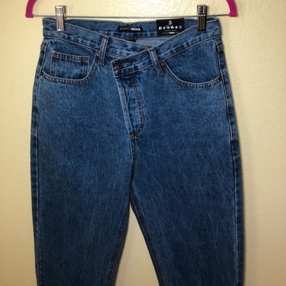 FASHION Nova Crossover straight leg jeans size 3 - Picture 5 of 10